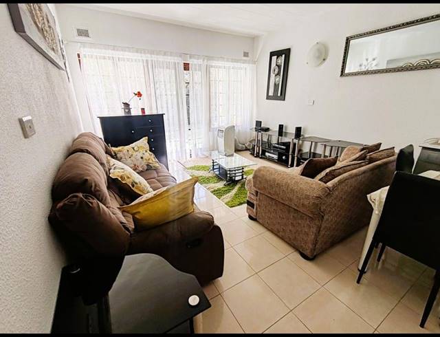 2 BEDROOM APARTMENT FOR SALE IN RENNIES BEACH